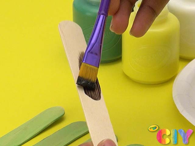 Crayola - Create Paint Stick pictures and DIY frames a great craft