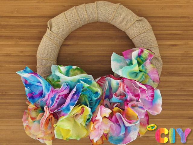 DIY Heart Mother's Day Wreath, Crafts, , Crayola CIY, DIY  Crafts for Kids and Adults