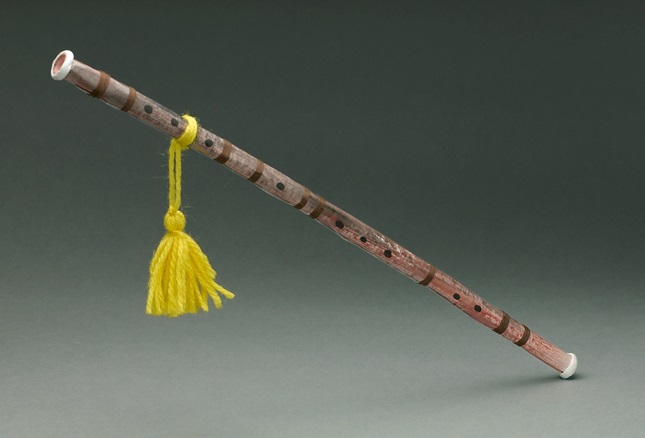 Roll Up a Flute Craft | crayola.com